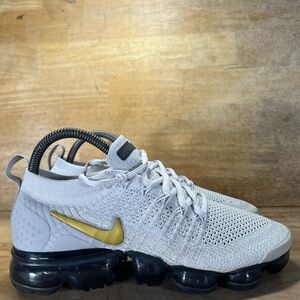 Nike Air VaporMax 2 Womens Size 7.5 Running Shoes Sneakers Vast Gray Gold